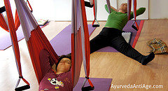 Ayurveda Anti Age en el Columpio de Yoga (AeroYoga®)